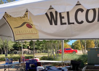 photo welcome tent